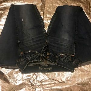 American eagle size 6 bootcut jeans rip knee